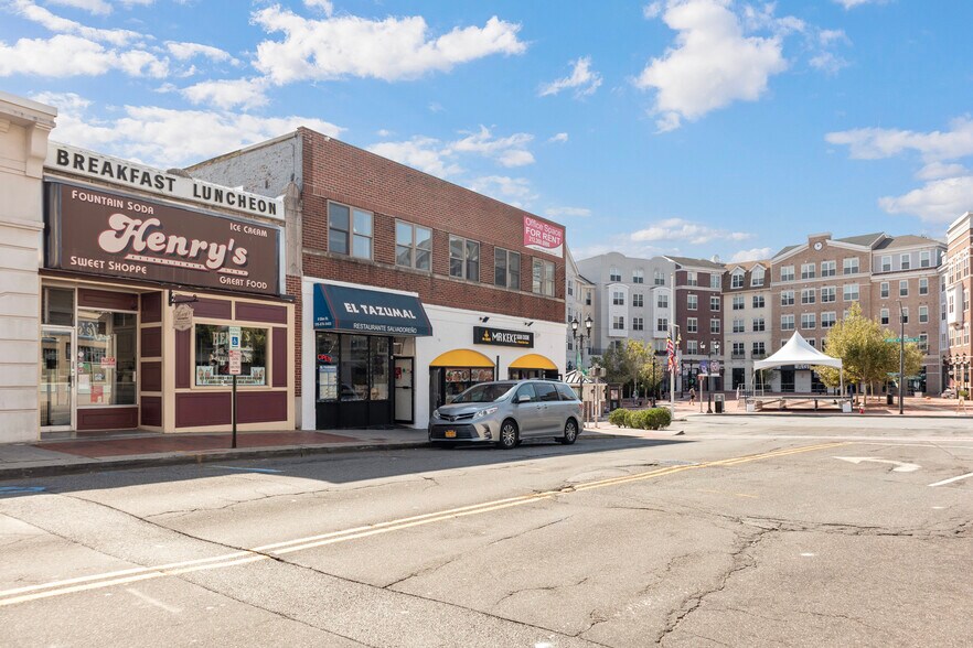 More Photos Of 8 Glen St, Glen Cove Storefront For Lease