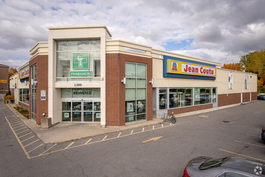 Primary Photo Of 1299 Boul De La Concorde O, Laval General Retail For Lease