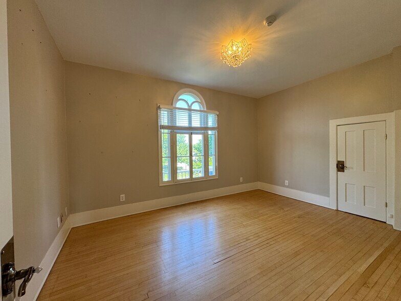 More Photos Of 33 Public Sq, Brecksville Office For Lease