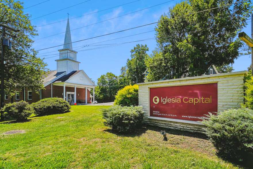 Primary Photo Of 3149 Annandale Rd, Falls Church Religious Facility For Sale