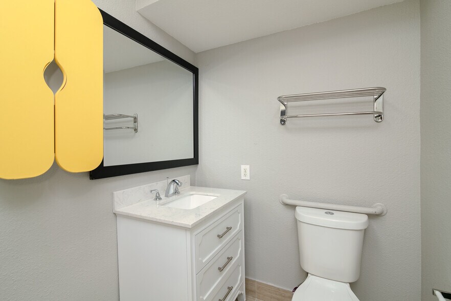 More Photos Of 3211 S 79th East Ave, Tulsa Apartments For Sale