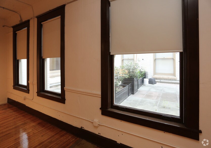 More Photos Of 1623 Main St, Dallas Apartments For Lease