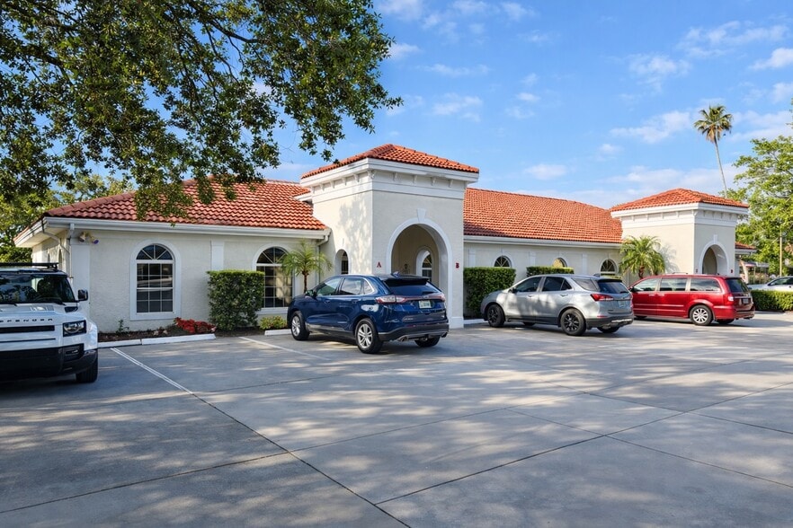 Primary Photo Of 517 Riviera St, Venice Medical For Lease