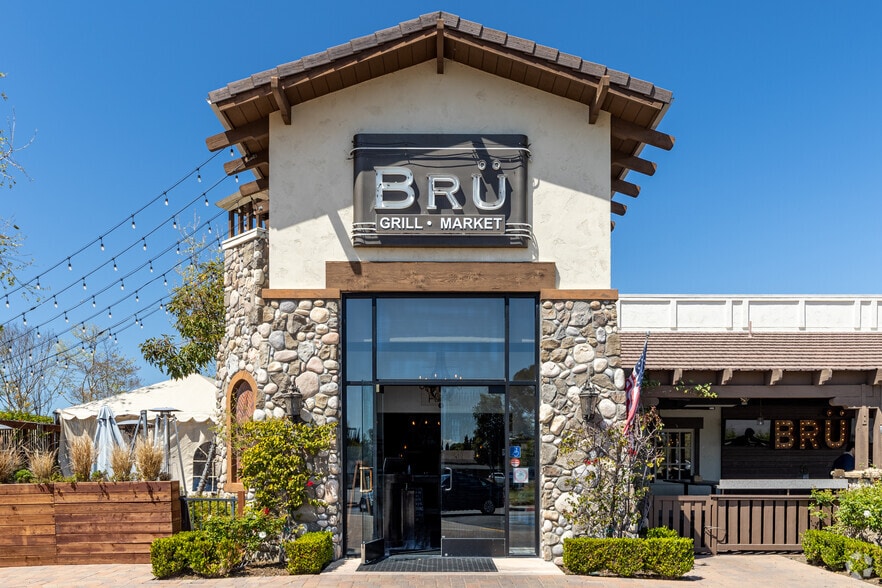 More Photos Of 23602-23624 El Toro Rd, Lake Forest General Retail For Lease