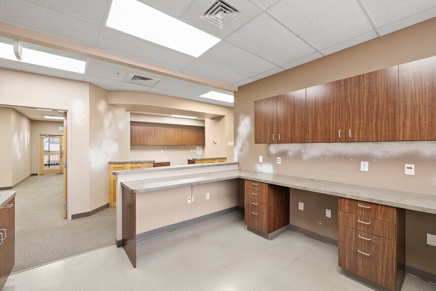 More Photos Of 3850 N Grant Ave, Loveland Medical For Lease