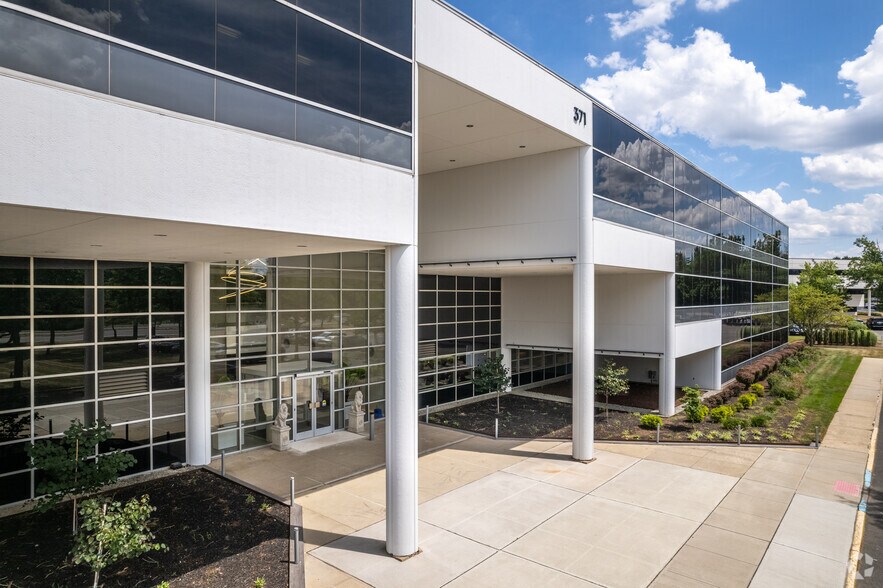 More Photos Of 371 Hoes Ln, Piscataway Office For Lease