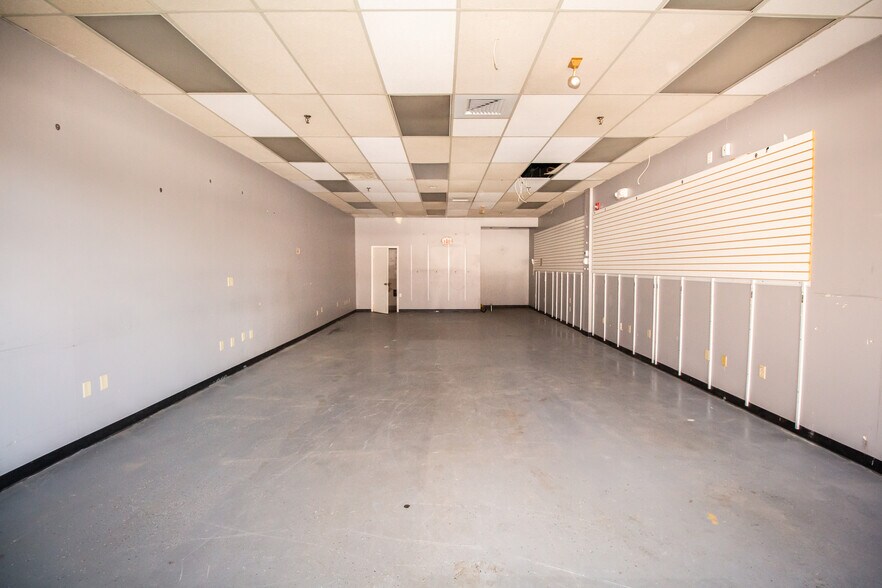 More Photos Of 560 Lincoln St, Worcester General Retail For Lease