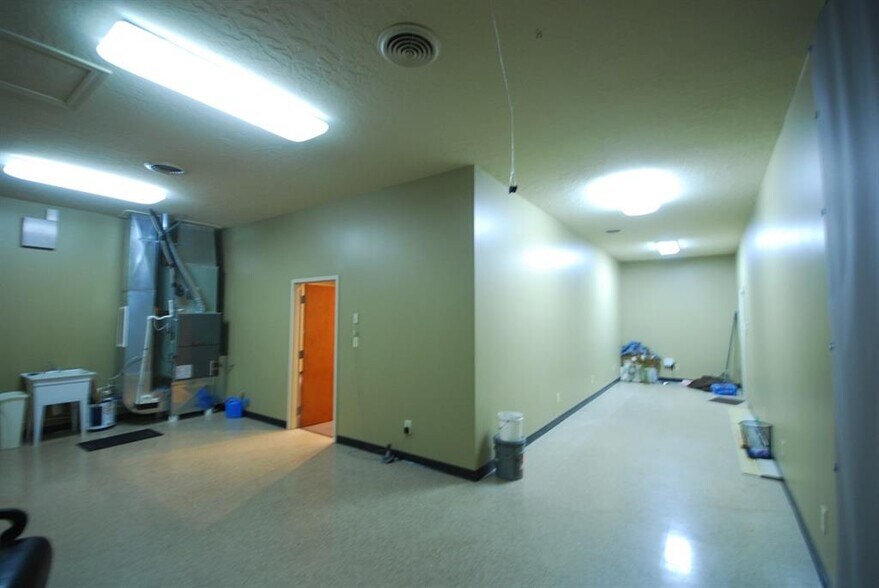 More Photos Of 44 Three Way Ln, Humboldt Office For Sale