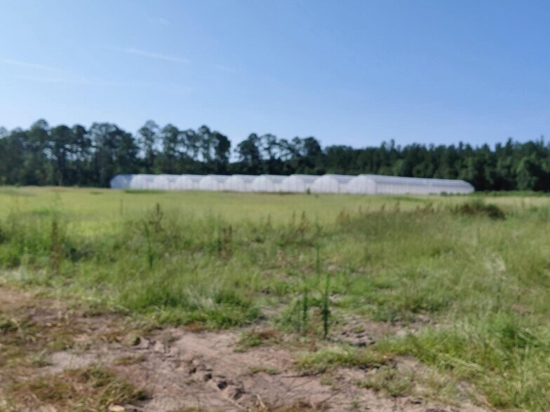 More Photos Of 20065 SE Hawthorne Rd, Hawthorne Warehouse For Lease