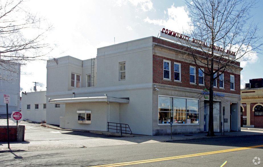 Primary Photo Of 40 E 1st St, Mount Vernon Bank For Sale