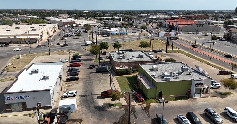 More Photos Of 3902 Call Field Rd, Wichita Falls Freestanding For Lease