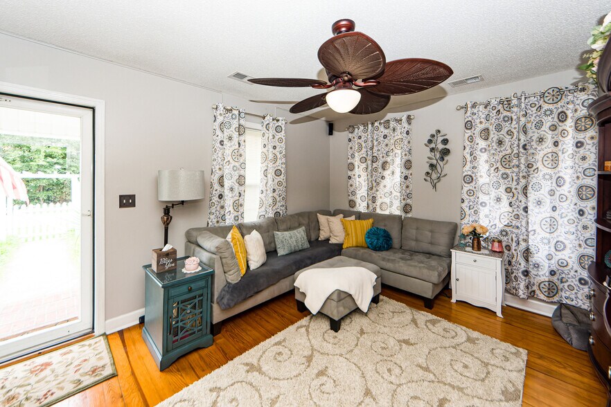 More Photos Of 111 Heatley St, Moncks Corner Medical For Sale