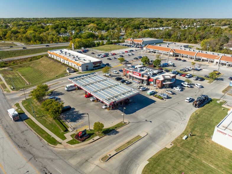 More Photos Of 528 NW Englewood Rd, Kansas City Convenience Store For Sale