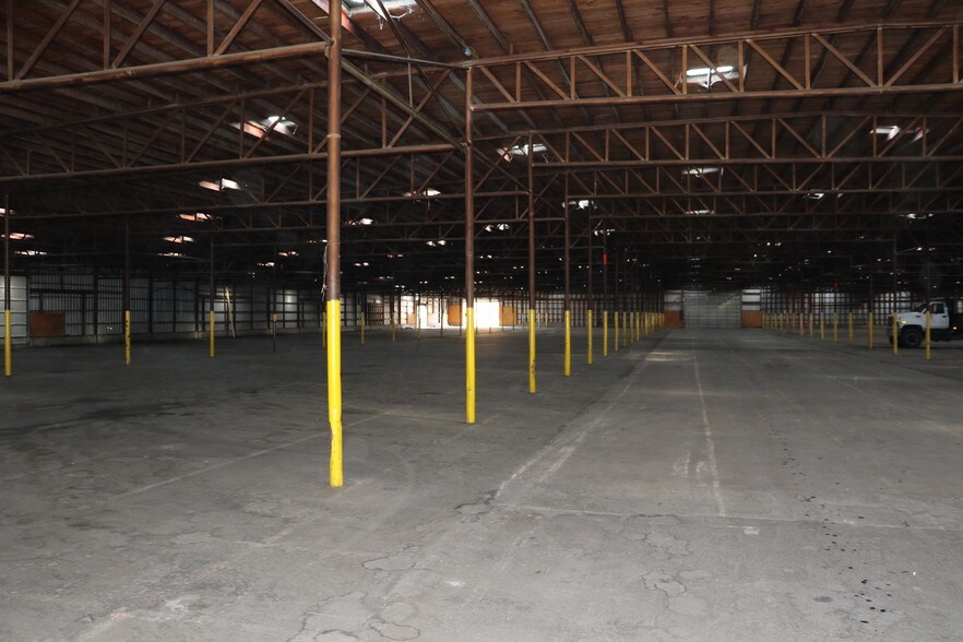 More Photos Of 2402 Fayetteville Rd, Lumberton Warehouse For Sale
