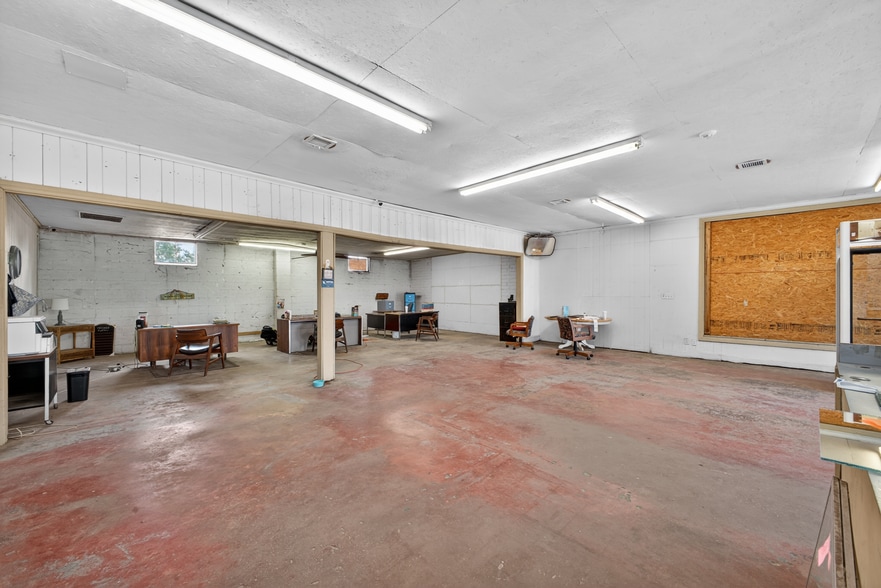 More Photos Of 910 Richland Ave E, Aiken General Retail For Lease