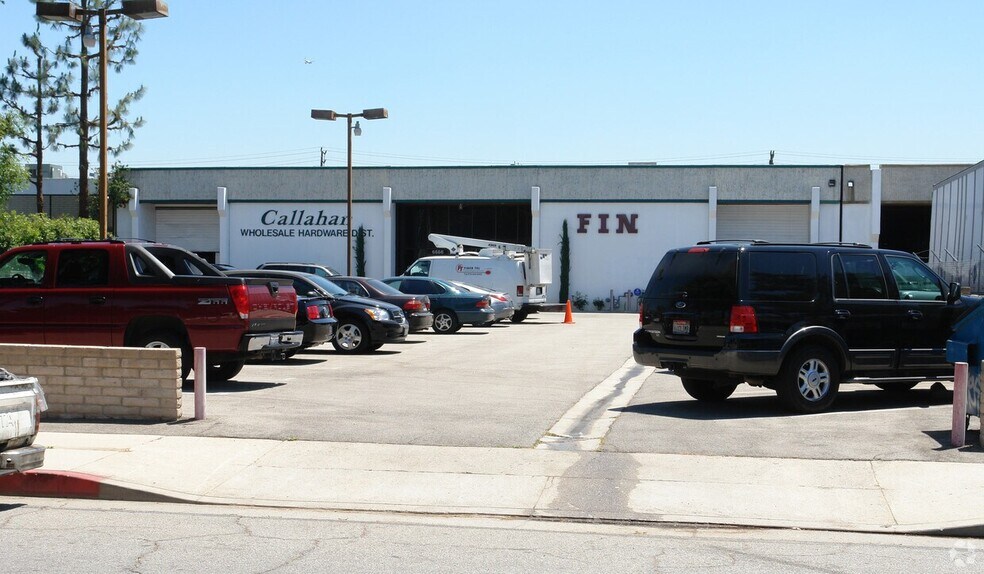 Primary Photo Of 6656 Valjean Ave, Van Nuys Warehouse For Lease