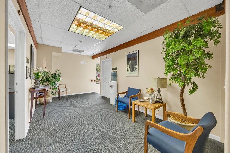 More Photos Of 1035-1043 Sutton Way, Grass Valley Office For Sale