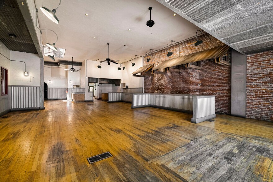 More Photos Of 131 Broadway St, Chico Restaurant For Sale