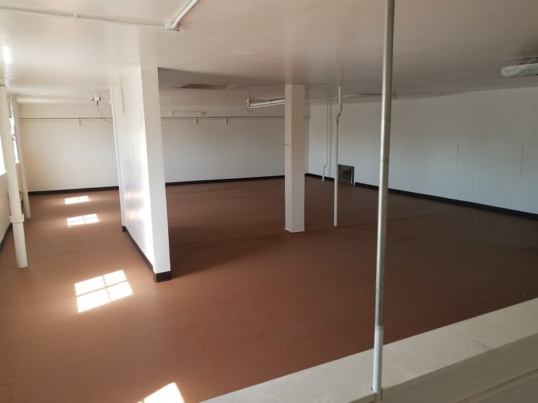 More Photos Of 605-607 W Whittier Blvd, Montebello Storefront For Sale