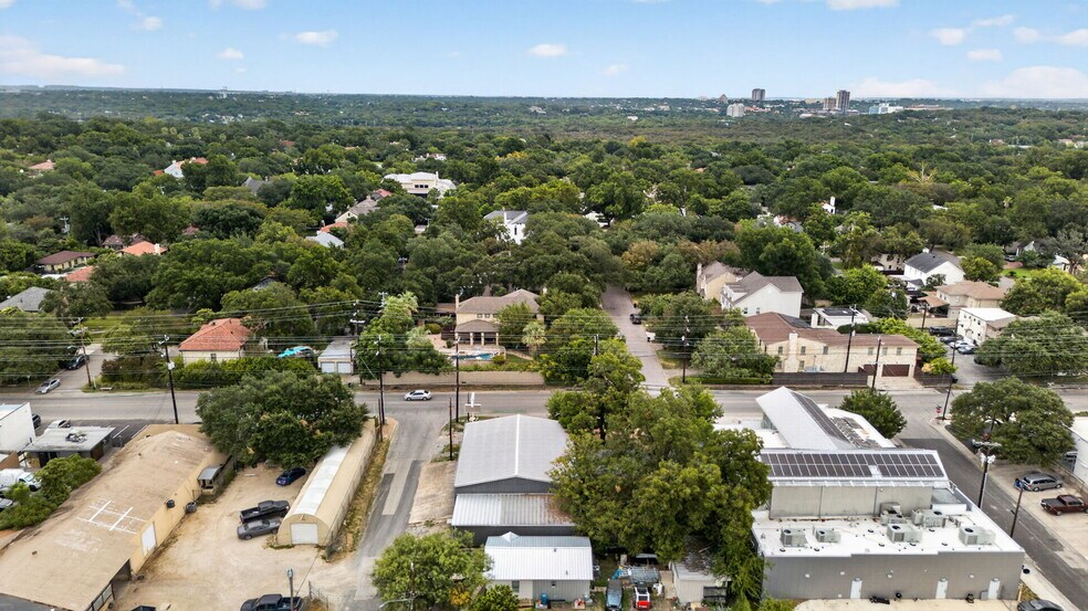 More Photos Of 4721 McCullough Ave, Olmos Park Warehouse For Lease