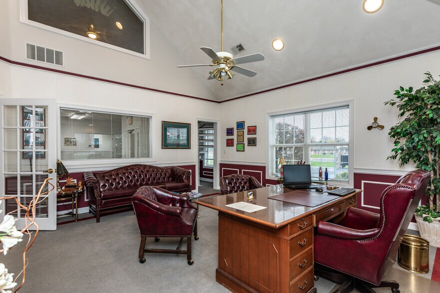 More Photos Of 1186 S State Route 157, Edwardsville Loft Creative Space For Sale