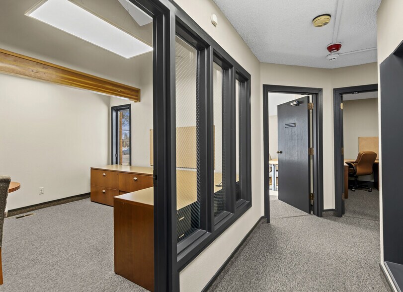 More Photos Of 1401-1405 W 29th St, Loveland Office For Sale