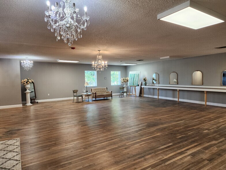 More Photos Of 142-144 N K St, Tulare Restaurant For Sale