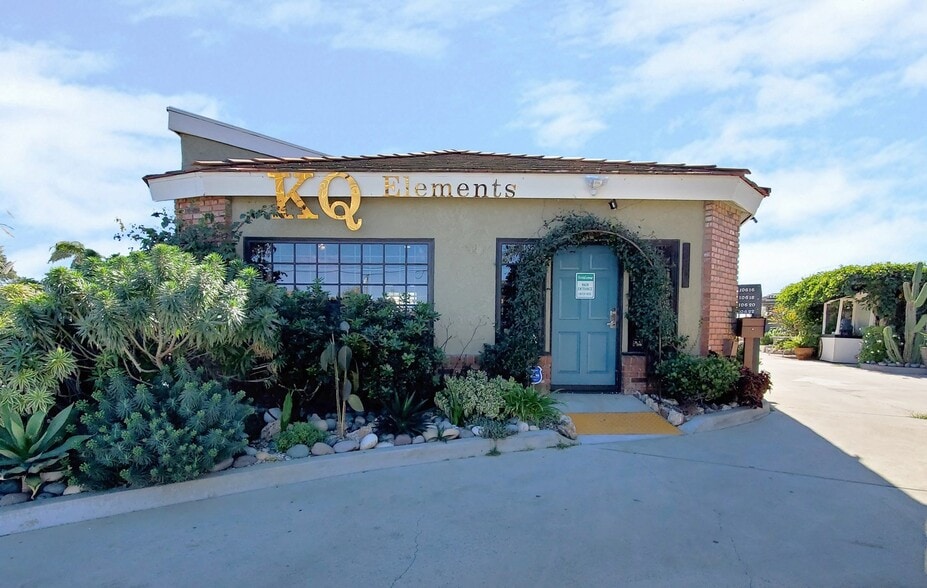 More Photos Of 10616-10622 Katella Ave, Anaheim Loft Creative Space For Sale