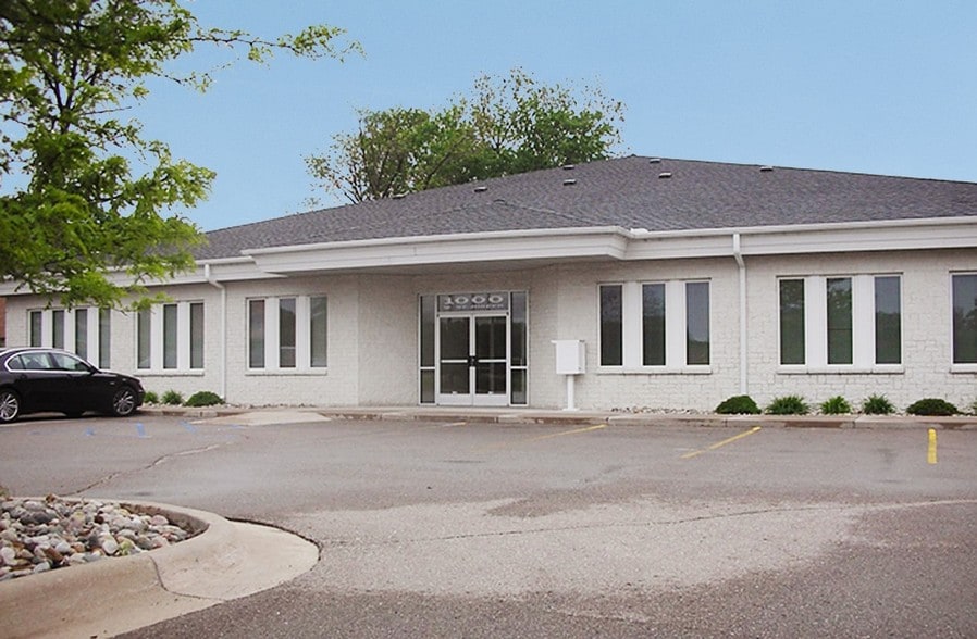 Primary Photo Of 1000 W Saint Joseph St, Lansing Medical For Lease