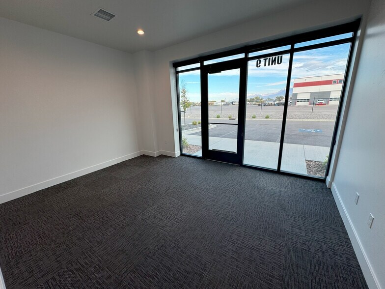 More Photos Of 687 N 2000 W, Springville Warehouse For Lease