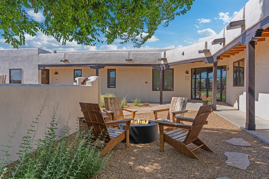 More Photos Of 4 N Chamisa Dr, Santa Fe Specialty For Sale