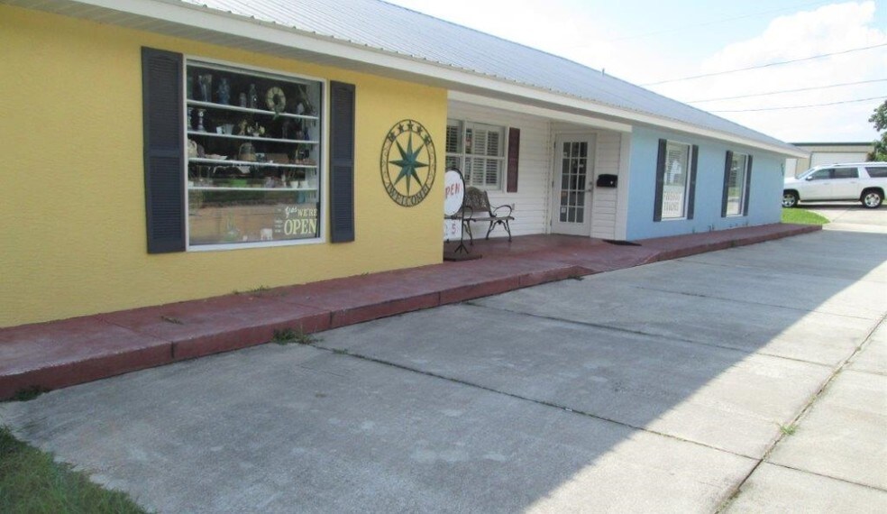 More Photos Of 900 Hillcrest Ave, Lake Placid General Retail For Lease
