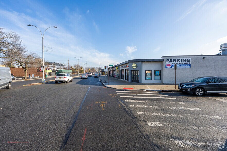 More Photos Of 27102 - 27120 Union Tpke, New Hyde Park Restaurant For Lease