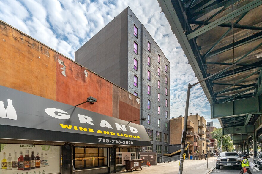 Primary Photo Of 30-17 31st St, Astoria Hotel For Lease