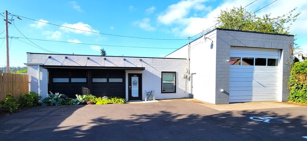 More Photos Of 1241 Main St, Springfield Office For Sale