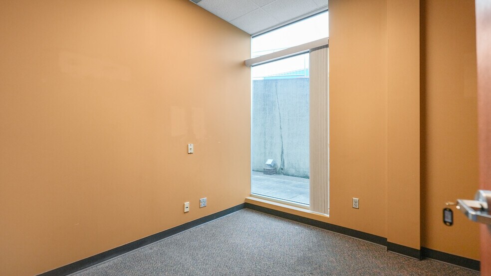 More Photos Of 2265 Bagnell Dam Blvd, Lake Ozark Office For Sale