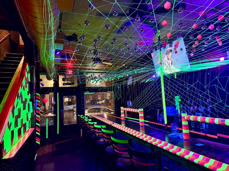 More Photos Of 1811 E Carson St, Pittsburgh Bar For Sale