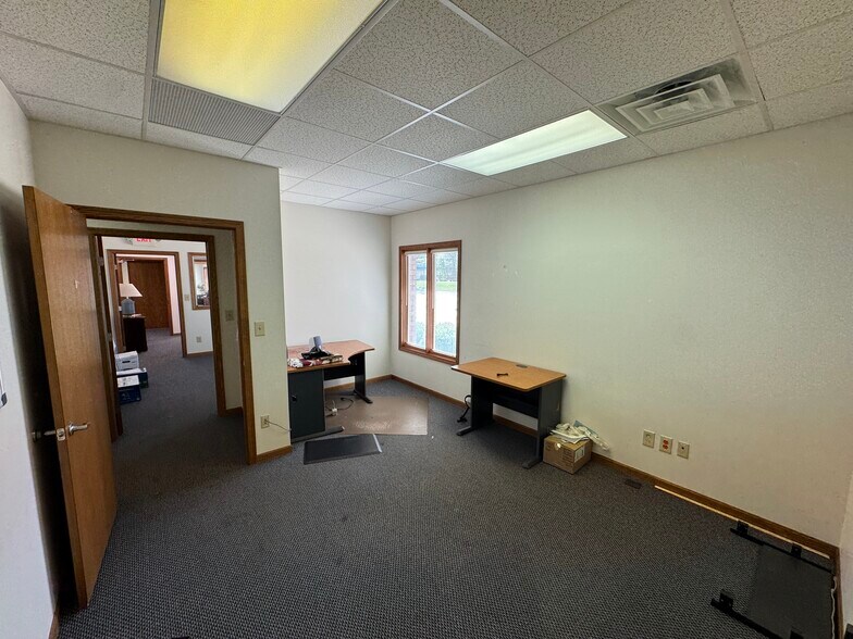More Photos Of 1985 Eagle Pass, Wooster Office Residential For Sale