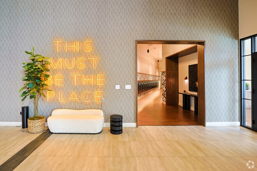 More Photos Of 484 2nd St, Everett Apartments For Lease