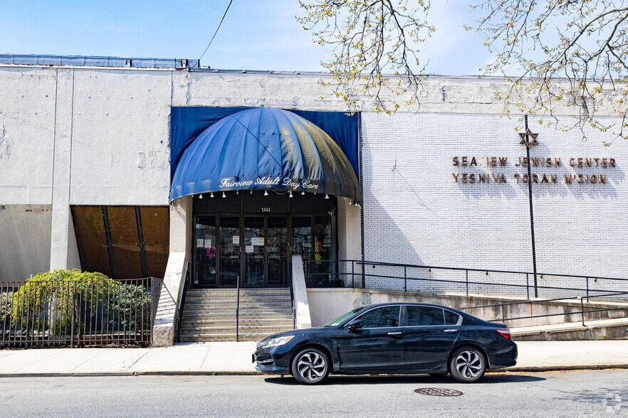 More Photos Of 1440 E 99th St, Brooklyn Medical For Sale