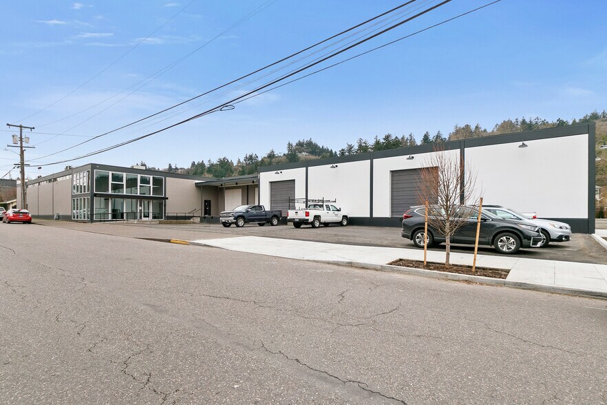 More Photos Of 5805 SW Hood Ave, Portland Warehouse For Lease