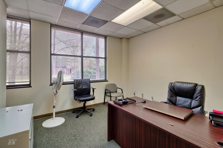 More Photos Of 13 Harbison Way, Columbia Medical For Sale