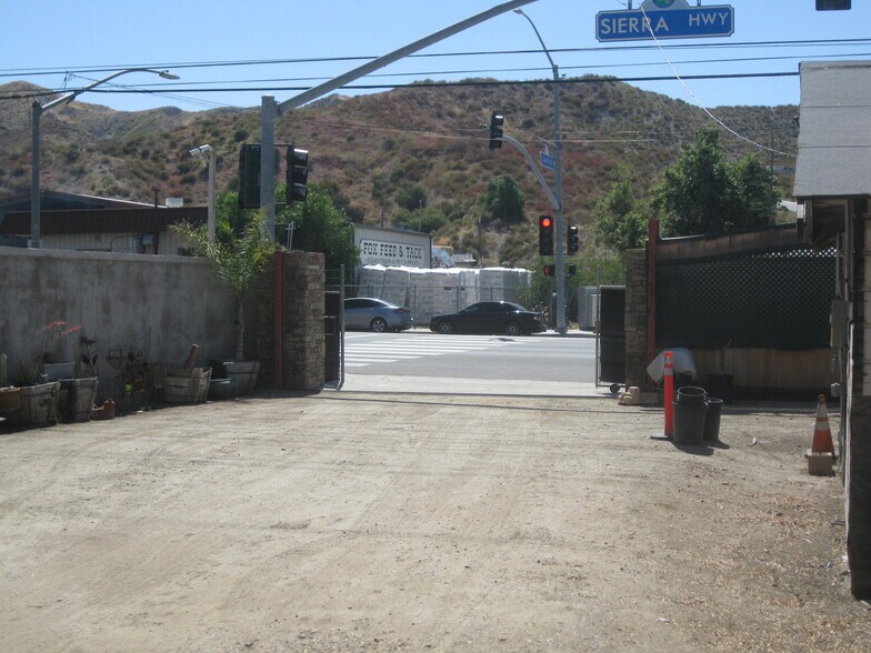 More Photos Of 17035 Sierra Hwy, Canyon Country Land For Sale