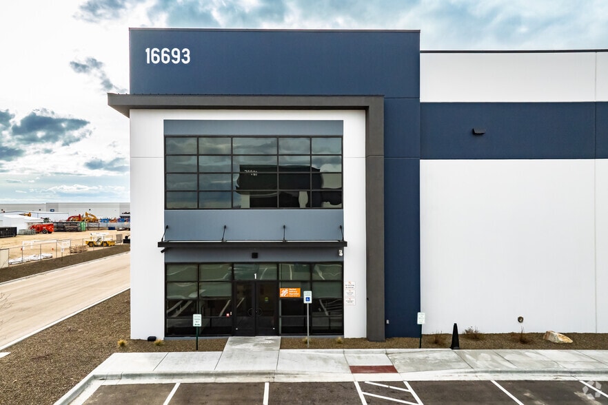 More Photos Of 16693 Madison Rd, Nampa Warehouse For Lease
