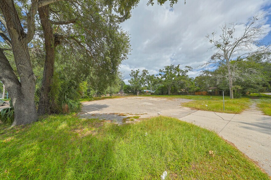 More Photos Of 370 Morrison Rd, Brandon Land For Lease