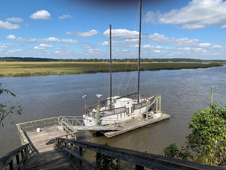 More Photos Of 1224 Buccaneer Club Rd NE, Townsend General Retail For Sale