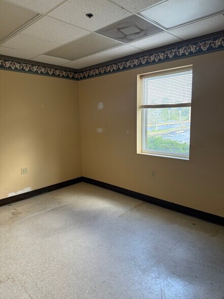 More Photos Of 9912 Little Rd, New Port Richey Medical For Lease