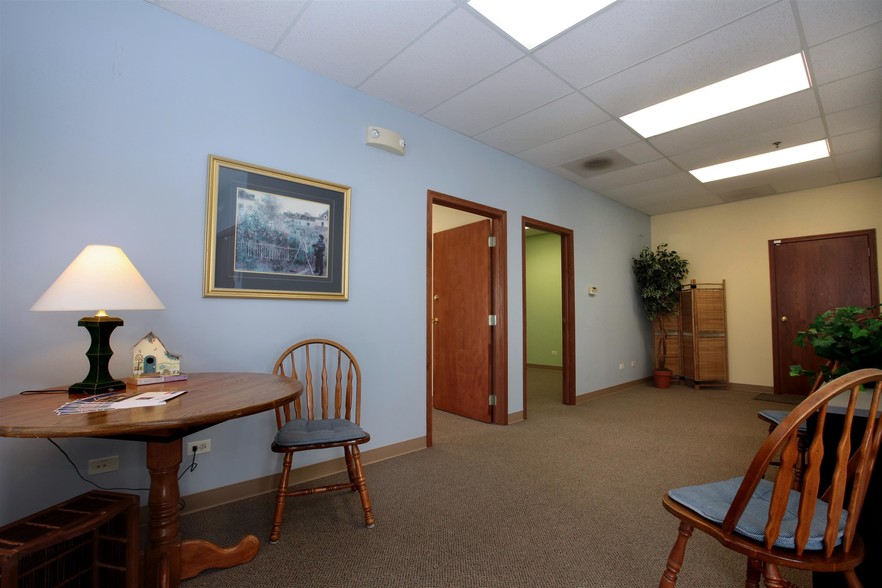 More Photos Of 5445 Grand Ave, Gurnee Medical For Sale
