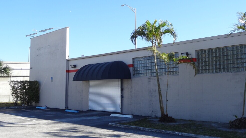 More Photos Of 1815 10th Ave N, Lake Worth Beach Warehouse For Lease