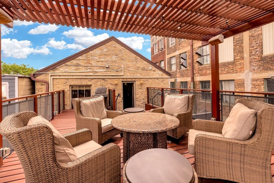 More Photos Of 1331 N Martin Luther King Dr, Milwaukee Storefront Retail Residential For Sale